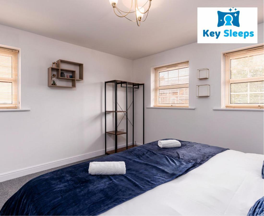 Key Sleeps- Spacious - Contractor House - Central Location - Garden - Lincolnshire Appartement Grantham Buitenkant foto